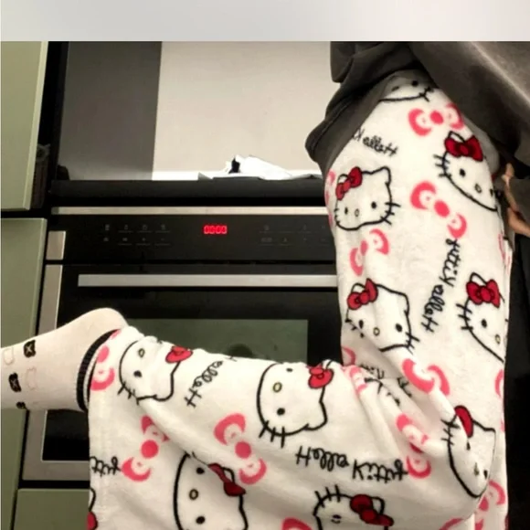 Size Small Hello Kitty White Pyjamas and Black Casual Tank Top - Picture 2 of 11